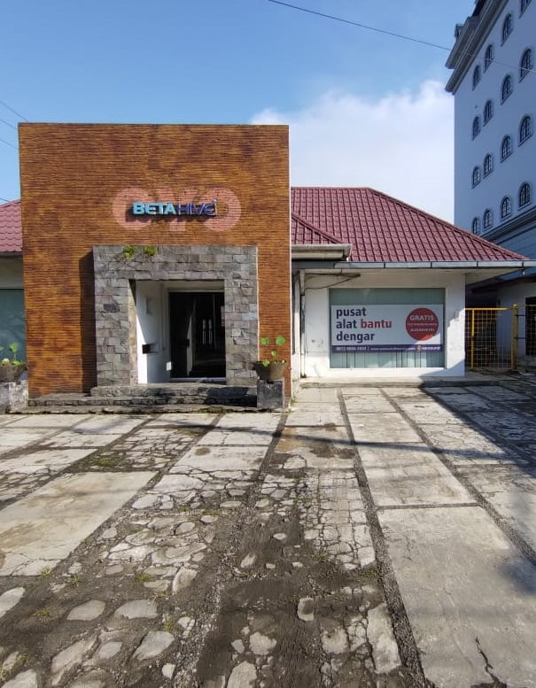 pusat alat bantu dengar