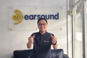 Binaural Fitting: Dua Alat Bantu Dengar Lebih Baik daripada Satu
